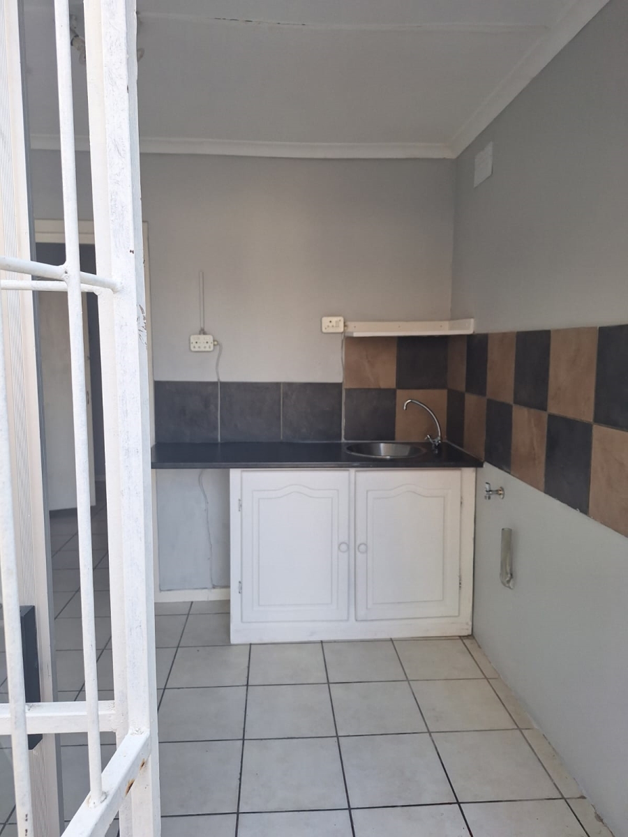 To Let 1 Bedroom Property for Rent in Top Town Eastern Cape